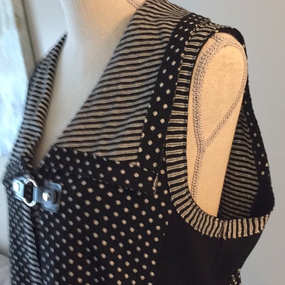 Zoe’ black and creamy white soft knit vest - Picture 4 of 6